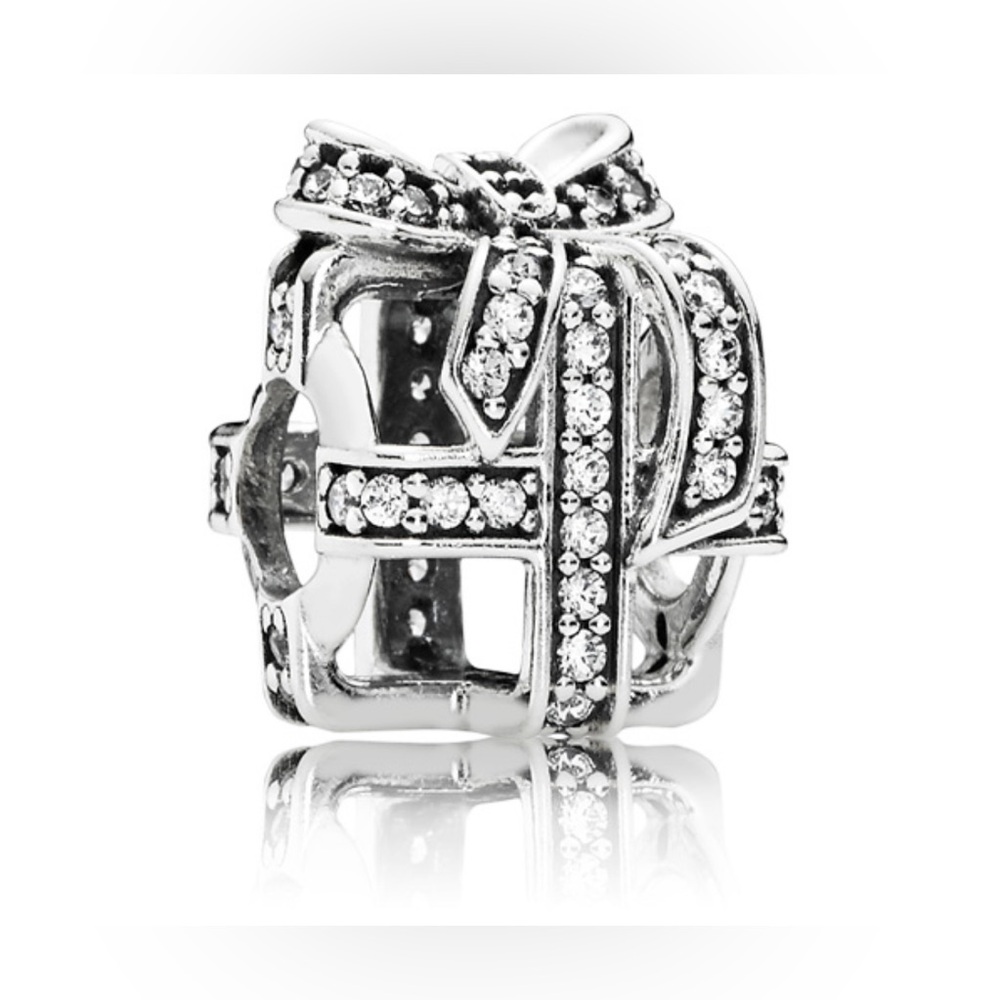 Authentic Pandora Limited Edition All Wrapped Up Present CZ S925 Ale Charm